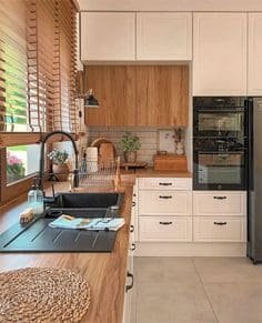 25-Kitchen-Wallpaper-Design-Ideas-for-Every-Style-Transform-Your-Space-Today