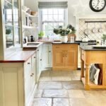 33+ Fabulous Ideas for Farmhouse Two Tone Kitchen Cabinets
