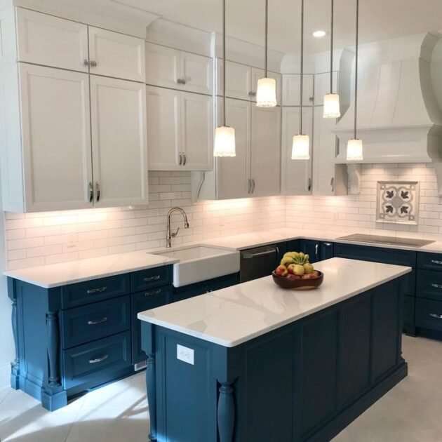 50+ Elegant Blue And White Kitchen Cabinets You Will Want to Copy