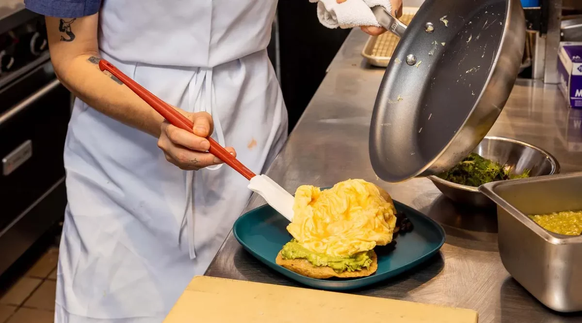 Do Chefs Use Nonstick Pans?